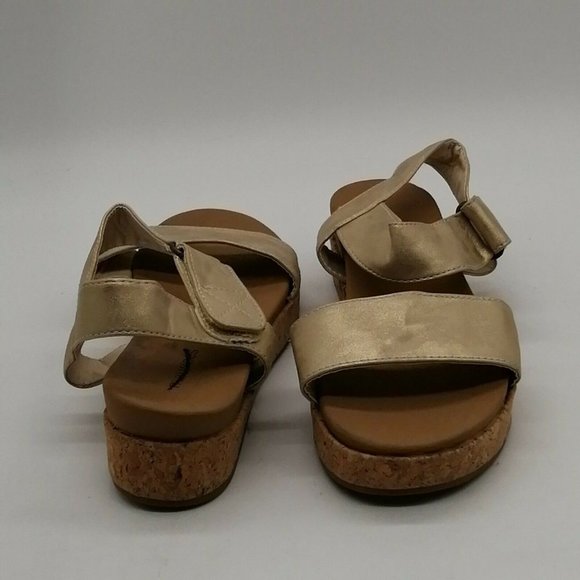 Maurices Womens Felicity Wedge Heel Ankle Strap Sandal Cushioned Gold Sz 7 - Picture 3 of 9